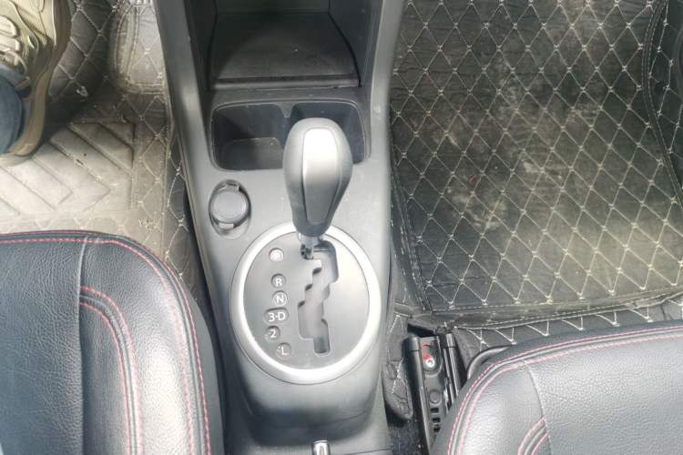 Used Suzuki Swift 2015 1.5L Automatic Limited Edition Gear Lever