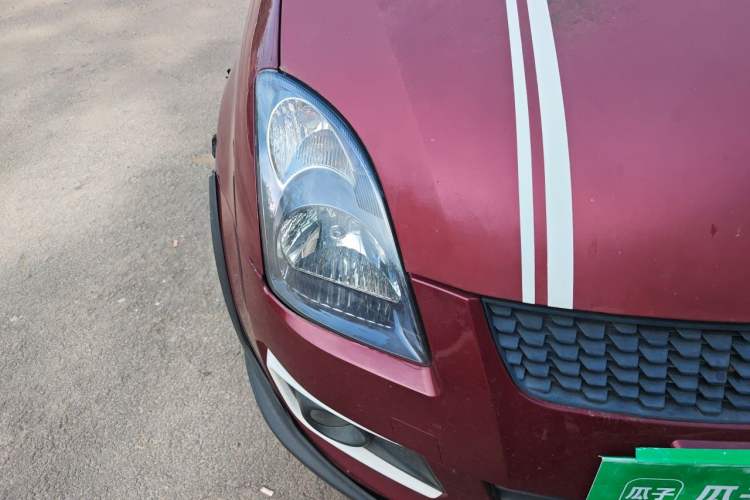 Used Suzuki Swift 2015 1.5L Manual Limited Edition Right Front Headlight