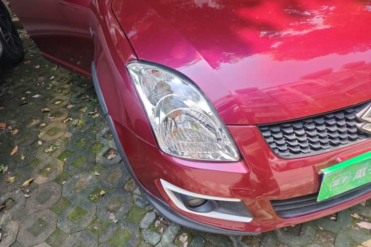 Used Suzuki Swift 2015 1.5L Automatic Limited Edition Right Front Headlight