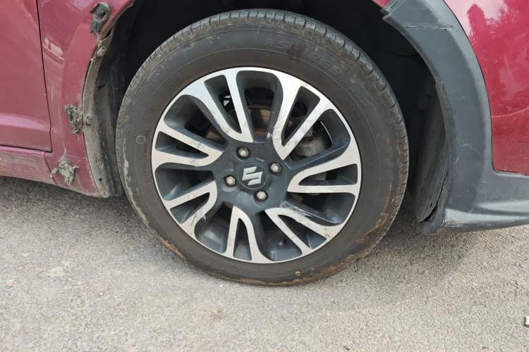 Used Suzuki Swift 2015 1.5L Manual Limited Edition Right Front Wheel Hub