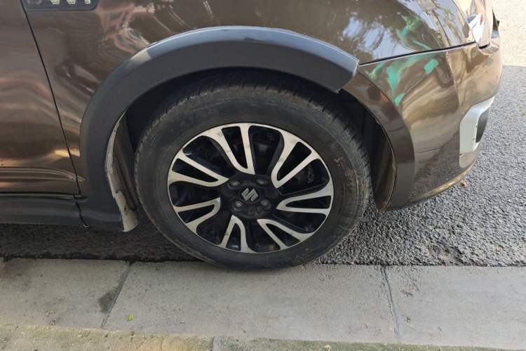 Used Suzuki Swift 2015 1.5L Automatic Limited Edition Right Front Wheel Hub