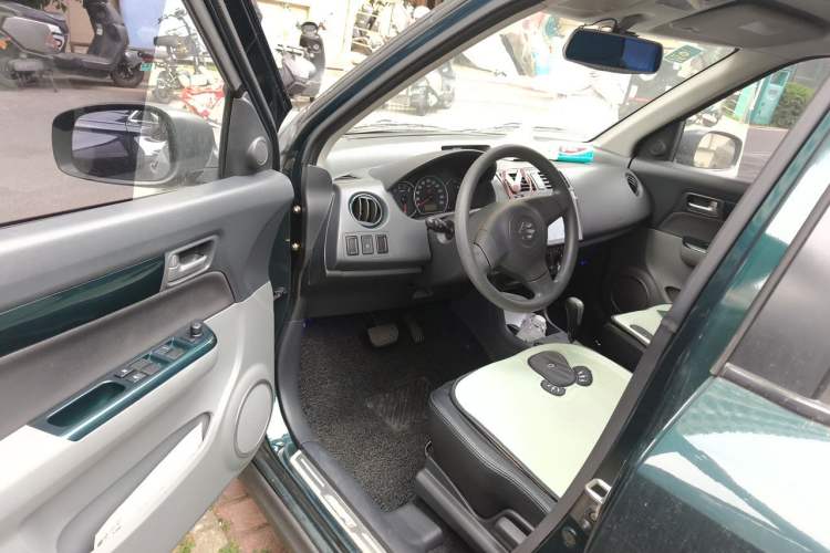 Used Suzuki Swift 2015 1.5L Automatic Limited Edition Driver Seat