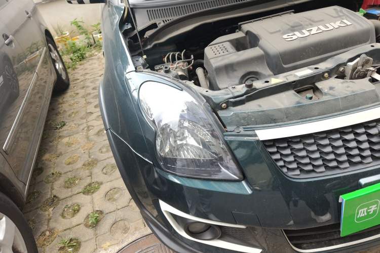 Used Suzuki Swift 2015 1.5L Automatic Limited Edition Right Front Headlight