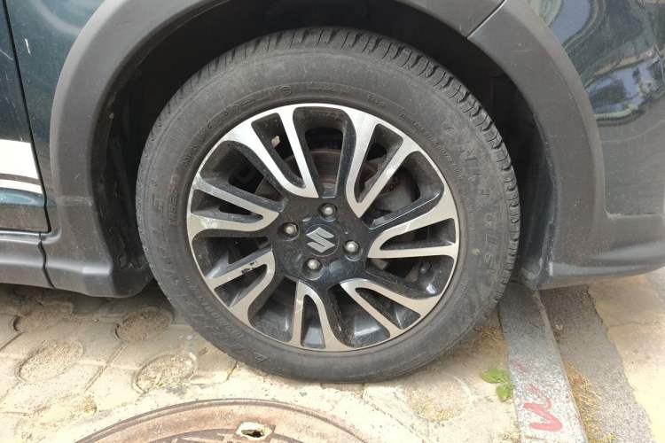 Used Suzuki Swift 2015 1.5L Automatic Limited Edition Right Front Wheel Hub