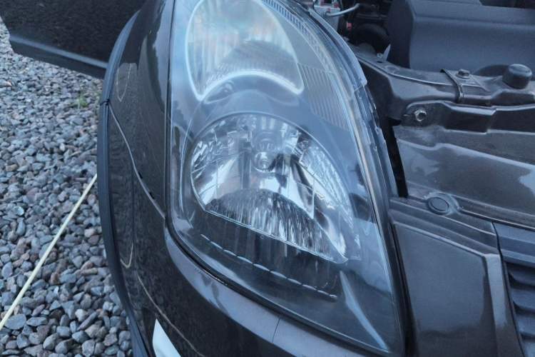 Used Suzuki Swift 2015 1.5L Automatic Limited Edition Right Front Headlight