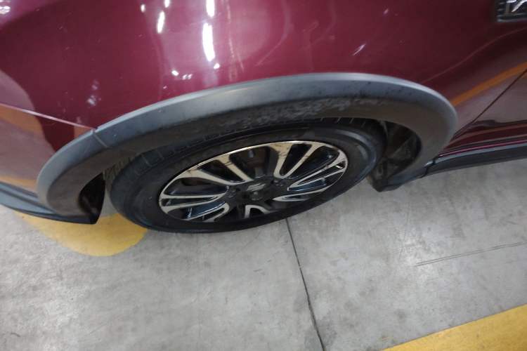Used Suzuki Swift 2015 1.5L Automatic Limited Edition Left Front Wheel Hub