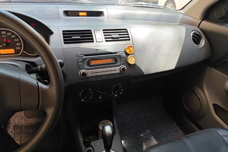 Used Suzuki Swift 2015 1.5L Automatic Limited Edition Audio And AC Panel