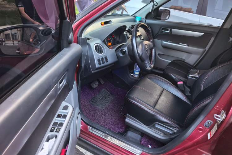Used Suzuki Swift 2015 1.5L Automatic Limited Edition Driver Seat