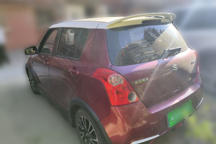 Used Suzuki Swift 2015 1.5L Automatic Limited Edition Exterior 2