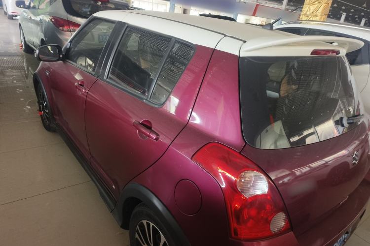 Used Suzuki Swift 2015 1.5L Automatic Limited Edition Exterior 5