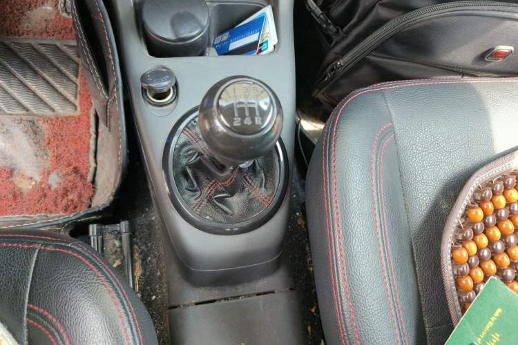 Used Suzuki Swift 2015 1.5L Manual Limited Edition Gear Lever