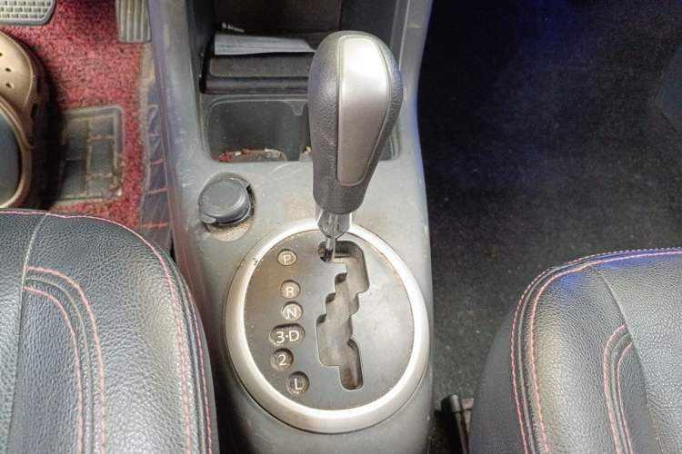 Used Suzuki Swift 2015 1.5L Automatic Limited Edition Gear Lever