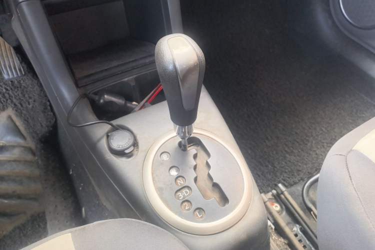 Used Suzuki Swift 2015 1.5L Automatic Limited Edition Gear Lever