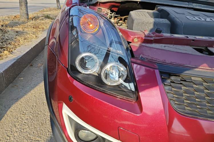 Used Suzuki Swift 2015 1.5L Automatic Limited Edition Right Front Headlight