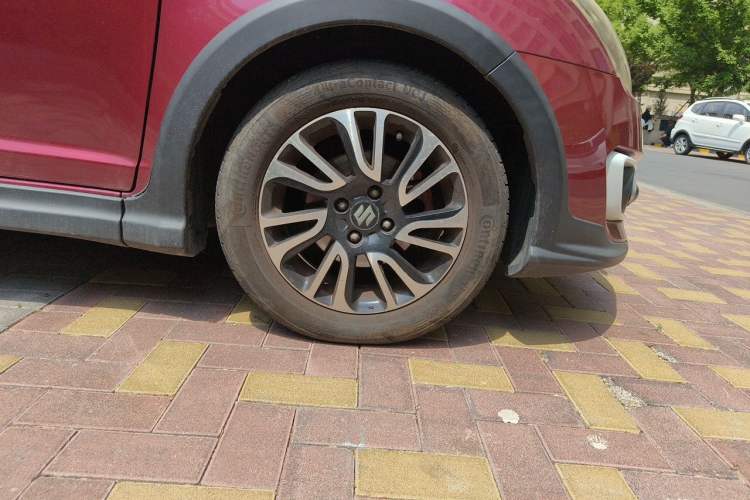 Used Suzuki Swift 2015 1.5L Manual Limited Edition Right Front Wheel Hub
