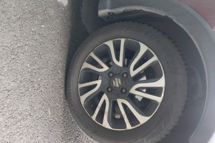 Used Suzuki Swift 2015 1.5L Automatic Limited Edition Right Front Wheel Hub