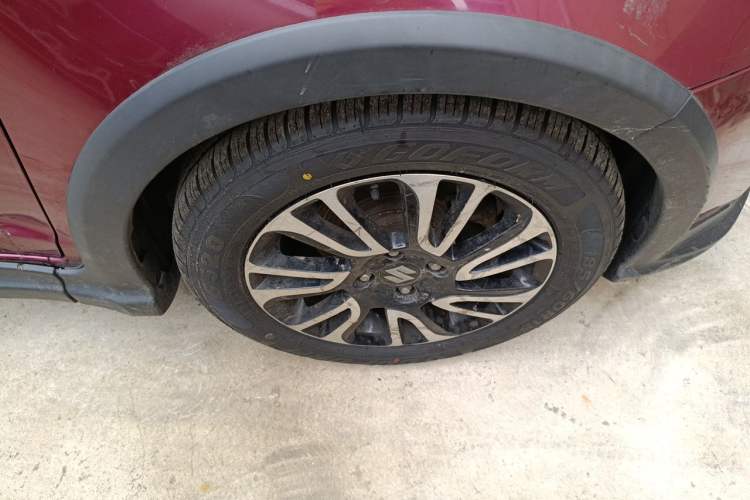 Used Suzuki Swift 2015 1.5L Automatic Limited Edition Right Front Wheel Hub