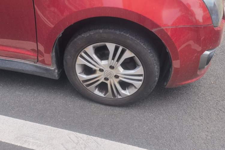 Used Suzuki Swift 2015 1.5L Automatic Limited Edition Right Front Wheel Hub