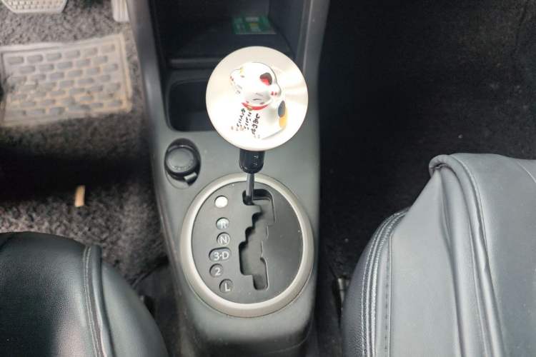 Used Suzuki Swift 2015 1.5L Automatic Limited Edition Gear Lever