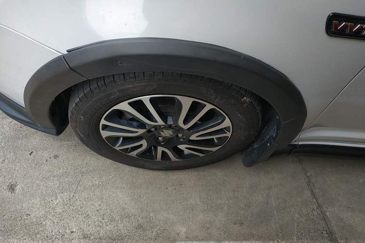 Used Suzuki Swift 2015 1.5L Automatic Limited Edition Left Front Wheel Hub