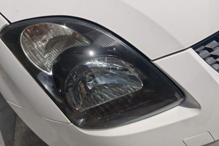 Used Suzuki Swift 2015 1.5L Automatic Limited Edition Right Front Headlight