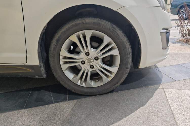 Used Suzuki Swift 2015 1.5L Automatic Limited Edition Right Front Wheel Hub
