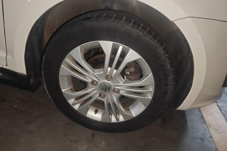Used Suzuki Swift 2015 1.5L Automatic Limited Edition Right Front Wheel Hub
