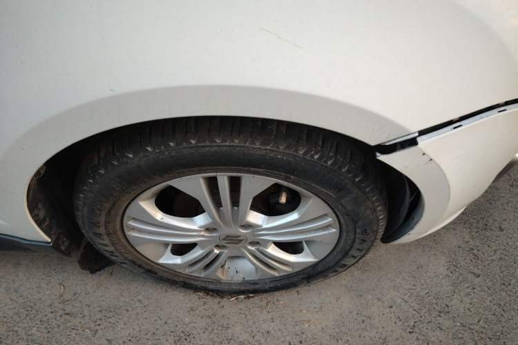 Used Suzuki Swift 2015 1.5L Automatic Limited Edition Right Front Wheel Hub
