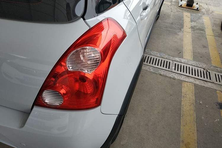 Used Suzuki Swift 2015 1.5L Automatic Limited Edition Right Rear Taillight