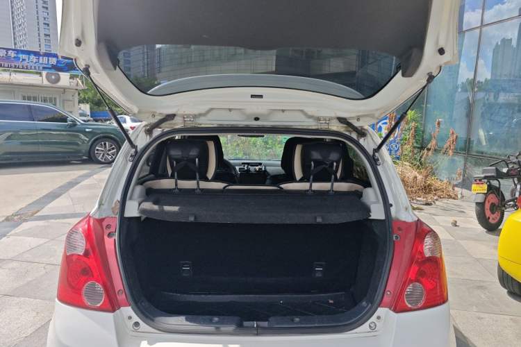Used Suzuki Swift 2015 1.5L Automatic Limited Edition Trunk