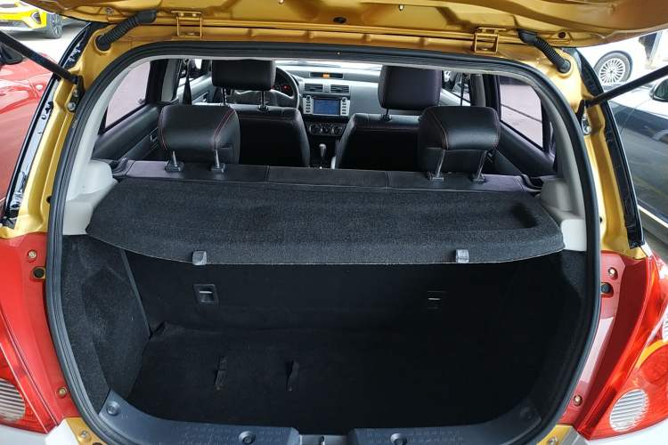 Used Suzuki Swift 2015 1.5L Automatic Limited Edition Trunk