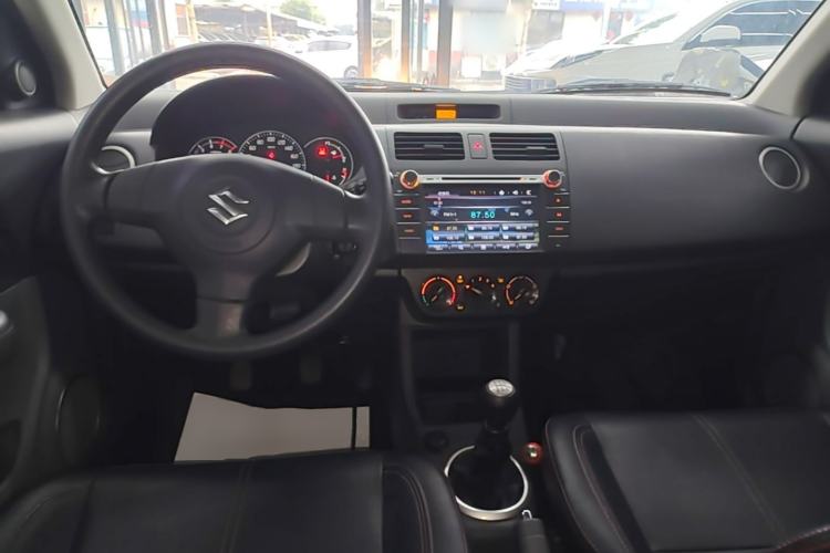 Used Suzuki Swift 2015 1.5L Manual Limited Edition Center Console