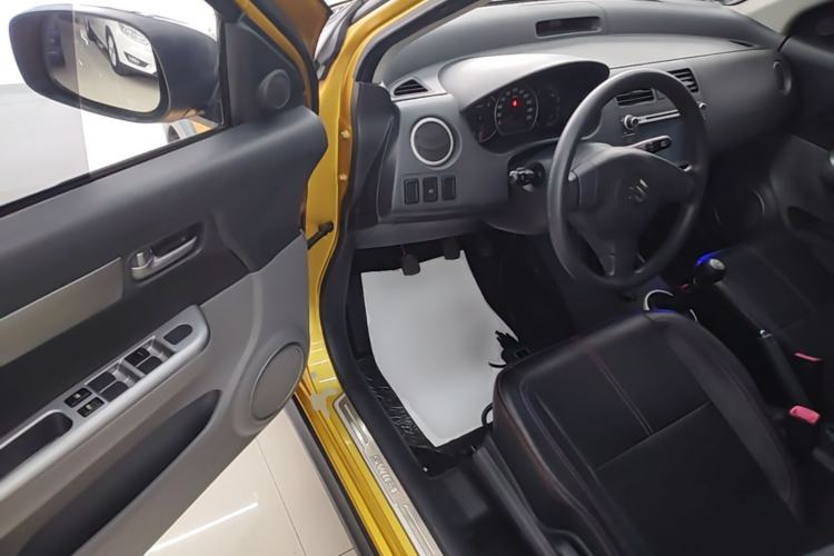Used Suzuki Swift 2015 1.5L Manual Limited Edition Driver Seat