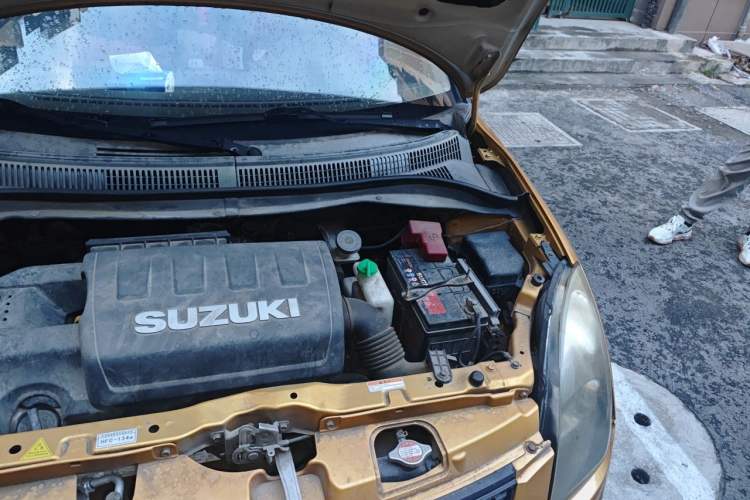 Used Suzuki Swift 2015 1.5L Manual Limited Edition Engine Bay Left