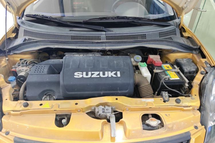 Used Suzuki Swift 2015 1.5L Manual Limited Edition Engine Bay