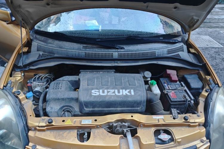 Used Suzuki Swift 2015 1.5L Manual Limited Edition Engine Bay