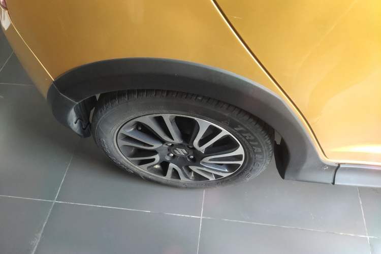 Used Suzuki Swift 2015 1.5L Automatic Limited Edition Exterior 2