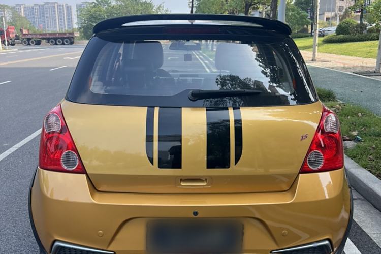 Used Suzuki Swift 2015 1.5L Automatic Limited Edition Exterior 4