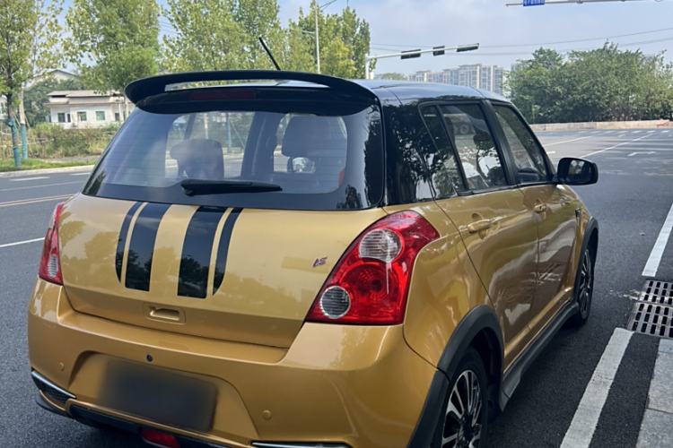 Used Suzuki Swift 2015 1.5L Automatic Limited Edition Exterior 5