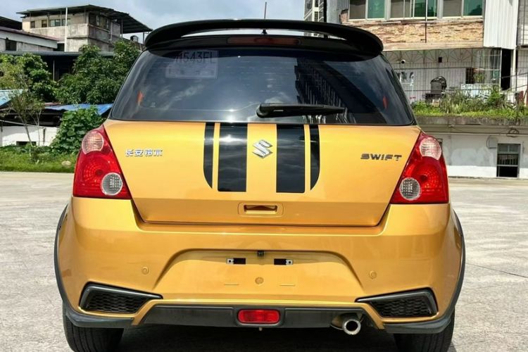 Used Suzuki Swift 2015 1.5L Automatic Limited Edition Exterior 6