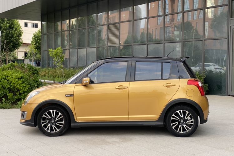 Used Suzuki Swift 2015 1.5L Manual Limited Edition Exterior 6