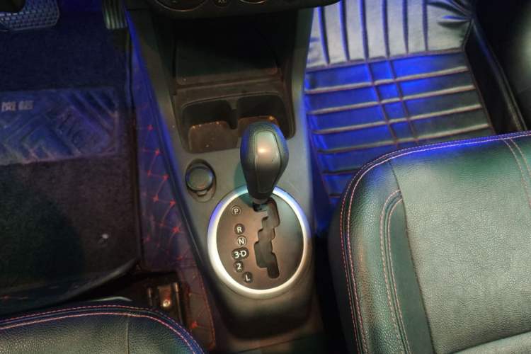 Used Suzuki Swift 2015 1.5L Automatic Limited Edition Gear Lever