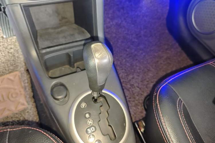 Used Suzuki Swift 2015 1.5L Automatic Limited Edition Gear Lever