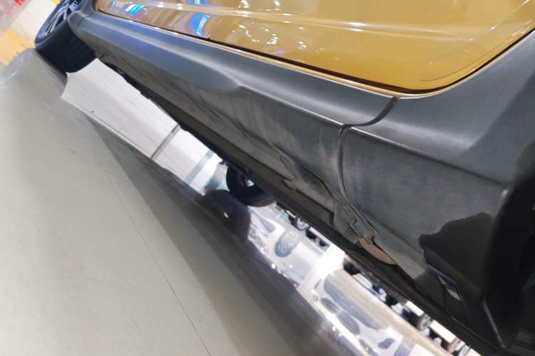 Used Suzuki Swift 2015 1.5L Manual Limited Edition Left Side Sill