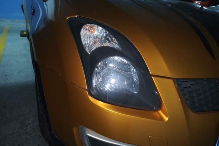 Used Suzuki Swift 2015 1.5L Automatic Limited Edition Right Front Headlight