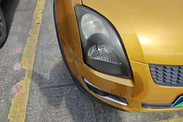 Used Suzuki Swift 2015 1.5L Automatic Limited Edition Right Front Headlight