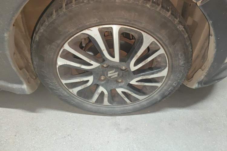 Used Suzuki Swift 2015 1.5L Automatic Limited Edition Right Front Wheel Hub