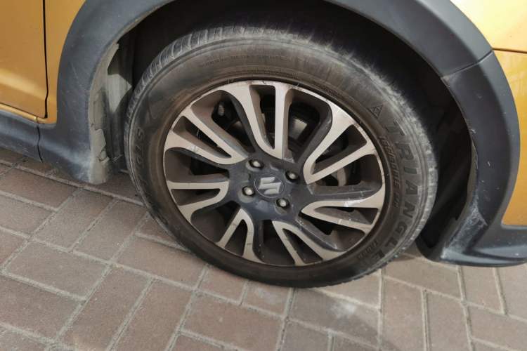 Used Suzuki Swift 2015 1.5L Automatic Limited Edition Right Front Wheel Hub