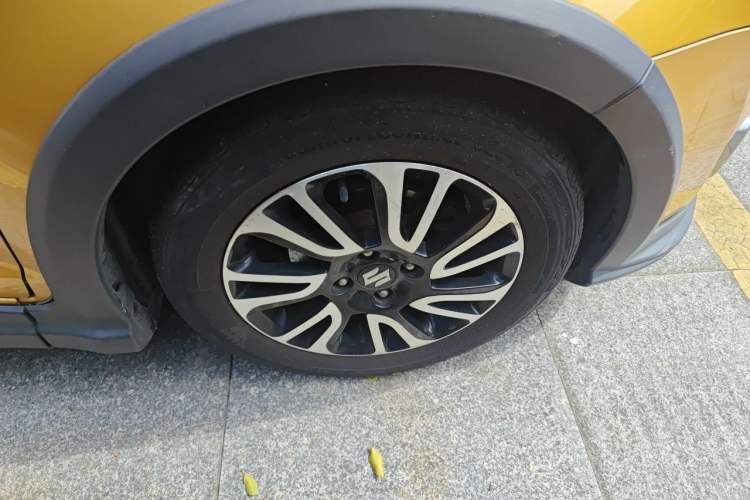 Used Suzuki Swift 2015 1.5L Automatic Limited Edition Right Front Wheel Hub