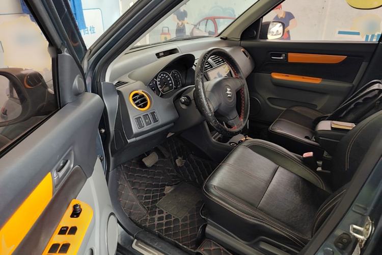 Used Suzuki Swift 2016 1.5L Automatic Fashionable Coolplay Edition Driver Seat